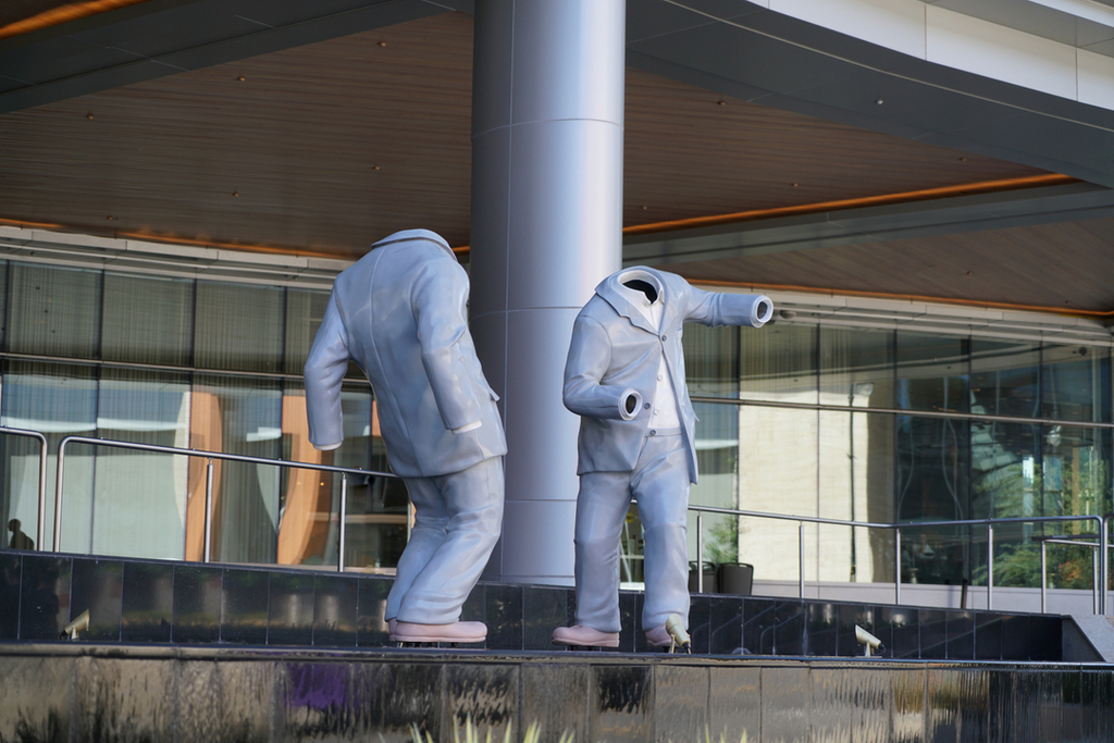 "Art is not what you see, but what you make others see.”​​​​​​​​​Edgar Degas 

This #worldartday, embark on a guided art tour and explore the modern artwork collection of our downtown Nashville luxury hotel. 

Our complimentary Lobby Art Tours are open f… instagr.am/p/CrEGIdzL0VA/