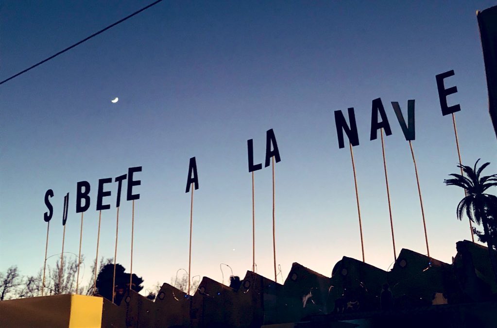 El <a href="/Teatro_Real/">Teatro Real</a> se apropia nuestro centro cultural. 

En la Nave cabemos todas. 

Queremos teatro, pero no todo el rato. 

(Bueno, en realidad no es ni siquiera todo el rato. Hay apenas 2 funciones matutinas de 1 hora de duración).