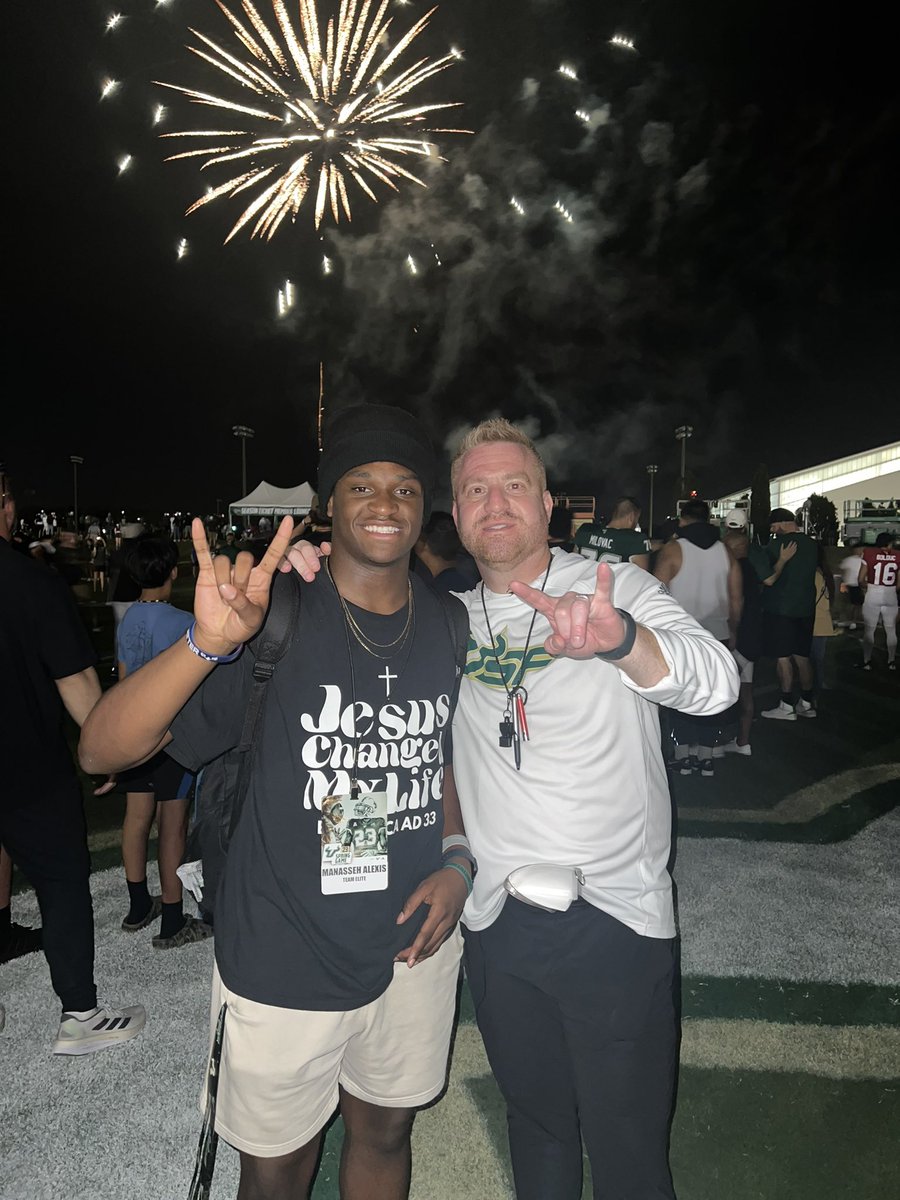 MindsetMo's tweet photo. Great visit yesterday @USFFootball @USFFootball @NortheastFB @TeamElite_813 @CoachGolesh GO BULLS!!!🤘🏾 https://t.co/8yqfyp4VJV