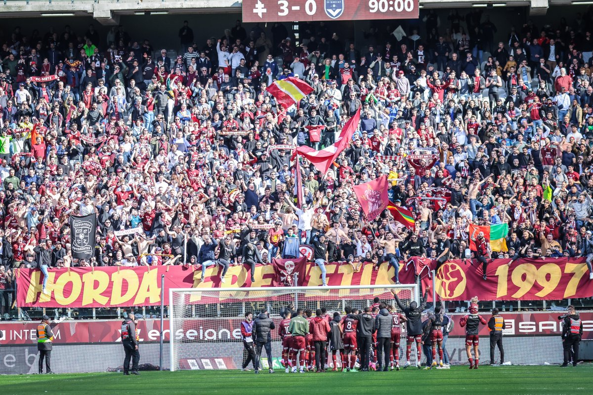 FCMetz's tweet photo. #FCMFCGB [ ℙ𝕣𝕠 ]

💫 𝑫𝒆𝒔 𝒕𝒓𝒊𝒃𝒖𝒏𝒆𝒔 𝒑𝒍𝒆𝒊𝒏𝒆𝒔
✨ 𝑼𝒏 𝒔𝒐𝒖𝒕𝒊𝒆𝒏 𝒊𝒏𝒇𝒂𝒊𝒍𝒍𝒊𝒃𝒍𝒆 
🏆 𝑼𝒏𝒆 𝒗𝒊𝒄𝒕𝒐𝒊𝒓𝒆 𝒂𝒄𝒒𝒖𝒊𝒔𝒆 𝒂̀ 𝒍’𝒖𝒏𝒊𝒔𝒔𝒐𝒏 

🤝 On se souviendra longtemps de cette ambiance 𝗲𝘅-𝘁𝗿𝗮-𝗼𝗿-𝗱𝗶-𝗻𝗮𝗶𝗿𝗲 🥰 https://t.co/Ar8atfVg2T
