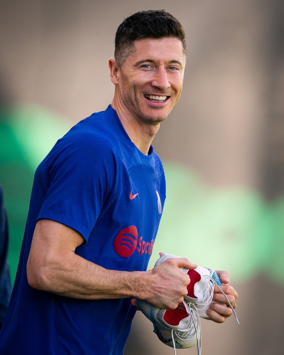 FCBarcelona's tweet photo. Lewyyyyyyy!!!!!! https://t.co/cIQHw4cqBK