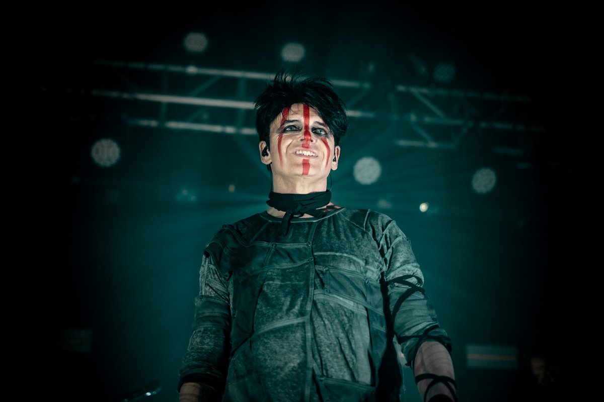 The icon and pioneer that is Gary Numan ⚡

Gary Numan // Electric Ballroom // 14.04.23

📷 for @Live4everMedia 

@numanofficial @EBallroomCamden #garynuman #garynumanlive #livemusicphotography #machinemusic #intruder #gigphotography #bandphotography #newwave