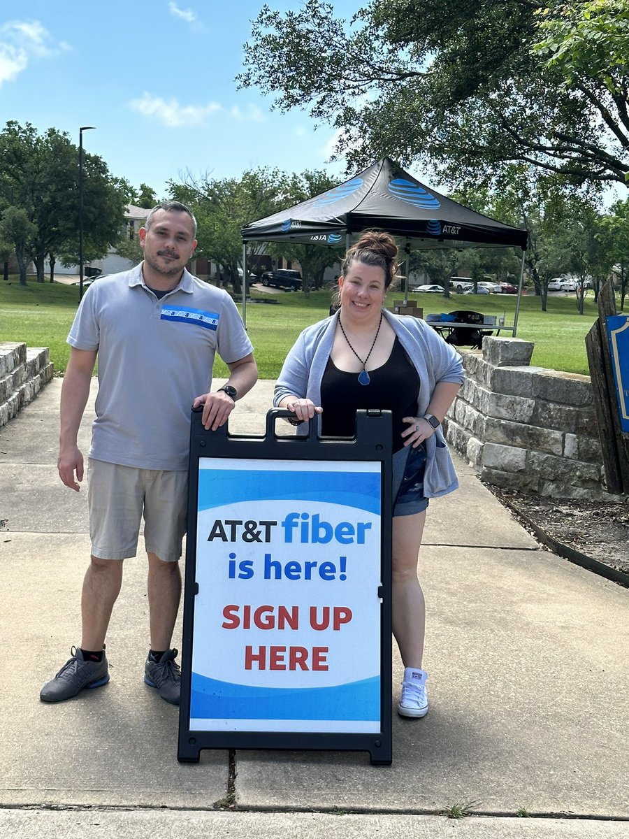 ikenbuild1's tweet photo. Pflugerville &amp; Sarah Creek! Come see me and two of my fiber experts from @CedarParkATT! Your area is green lit for ATT FIBER &amp; we are ready to set you up! #ATT #Fiber #HyperGig #Gigillionaire #STX #Austin https://t.co/2XUNDloAc0