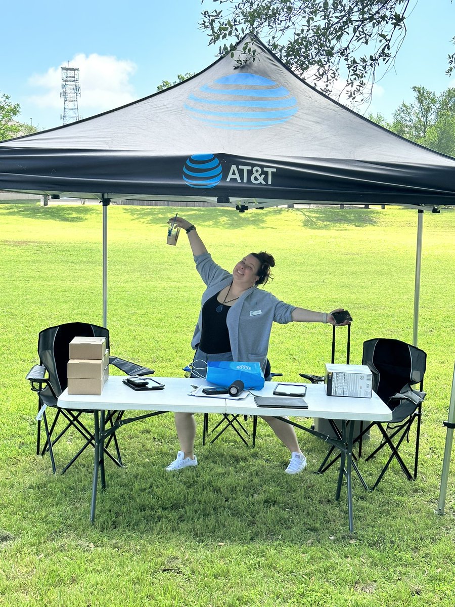 ikenbuild1's tweet photo. Pflugerville &amp; Sarah Creek! Come see me and two of my fiber experts from @CedarParkATT! Your area is green lit for ATT FIBER &amp; we are ready to set you up! #ATT #Fiber #HyperGig #Gigillionaire #STX #Austin https://t.co/2XUNDloAc0