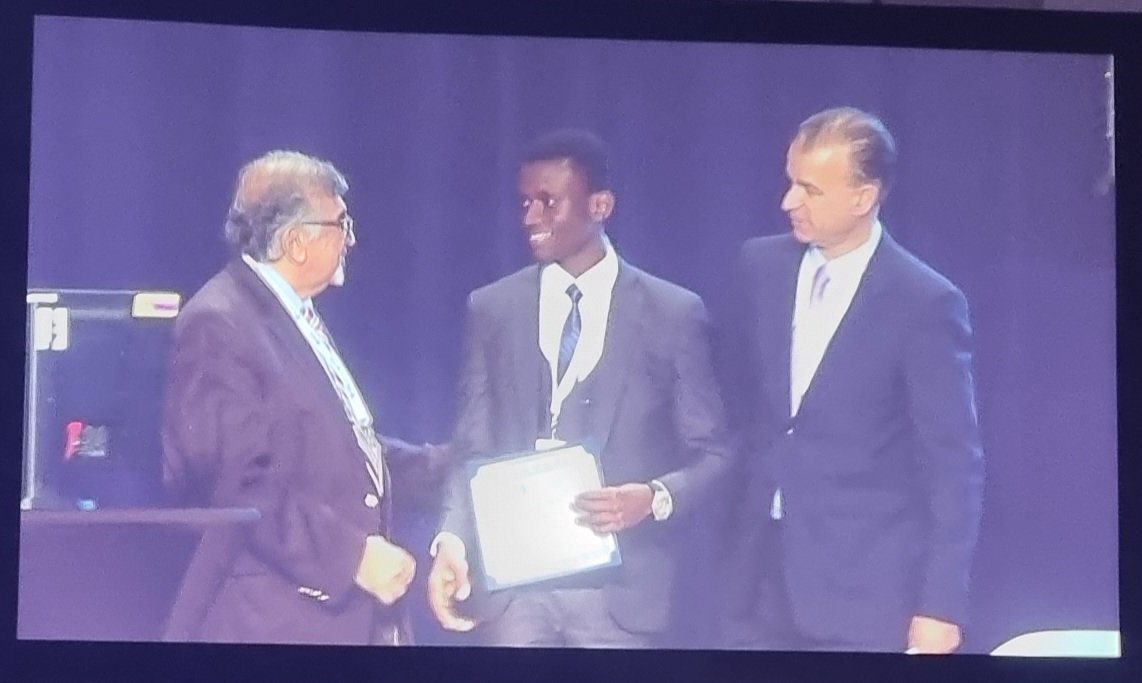 EMalwadd's tweet photo. Dr.  David  Muganzi, newly  qualified. Got 2 awards for young leaders at CUGH  2023, Washington  DC. @CUGHnews @MuganziDavid @AFREHealth @afrehealthorg https://t.co/ZDnTZcSurA
