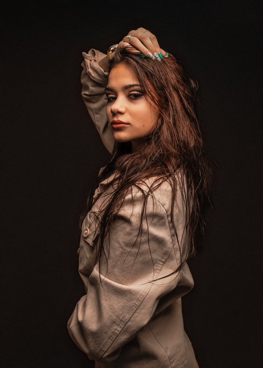 shootwithliam's tweet photo. Home studio shoot with Ringla https://t.co/margvBa2J1