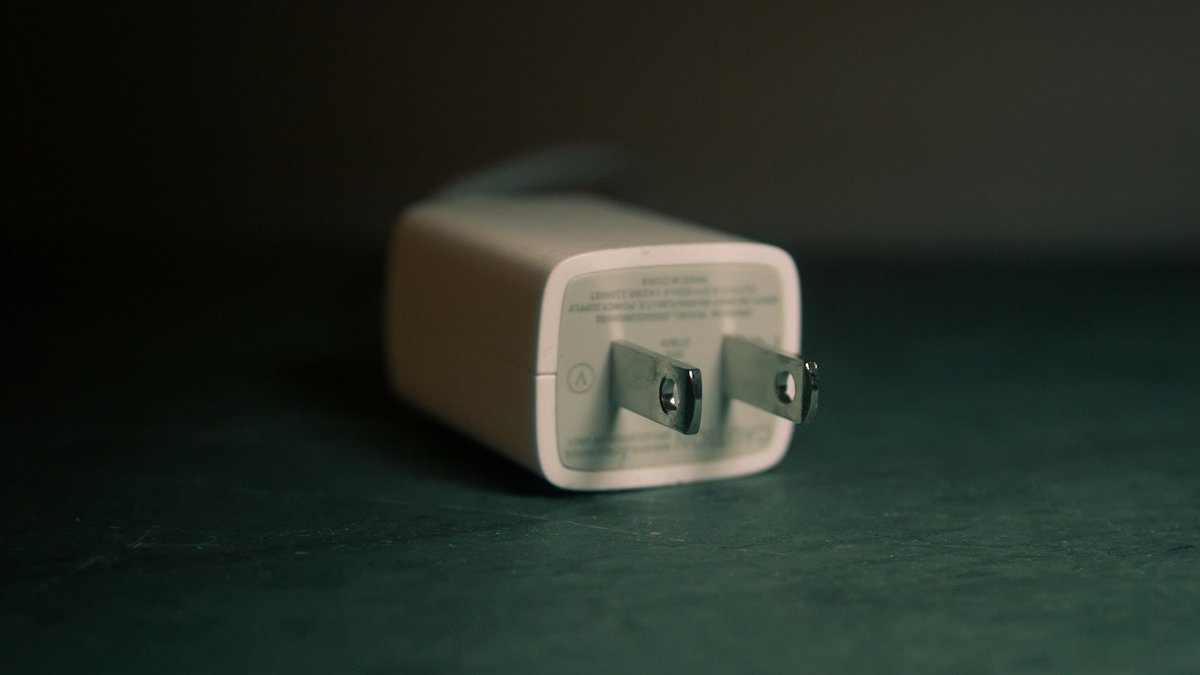 wnctimes's tweet photo. Dangers of Overloading Power Strips: "Items You Should Never Plug In" https://t.co/ZiLndPbYqV #applainces #safetytips #gaming #appliancesafety #safetyfirst #electrical https://t.co/dtporxz8kE