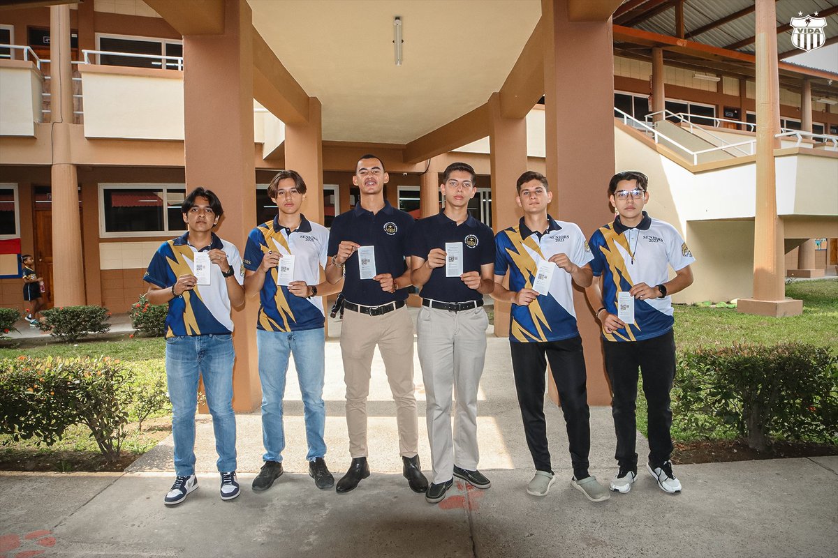 cdsvidaoficial's tweet photo. ¡A disfrutar el Clásico 🌴🦀!
Nos alegra contar con el apoyo de los estudiantes de las escuelas New Hope y St. Theresa el día de hoy. ¡Gracias por unirse a nosotros en el #ClasicoCeibeño!
.
Recuerda Sector de 𝗦𝗼𝗹 ☀️ 𝗮 2️⃣ 𝘅 1️⃣ 
.
 #VamosCocoteros #CDSVIDA #VidaDXVida https://t.co/IMtvjIS7ww