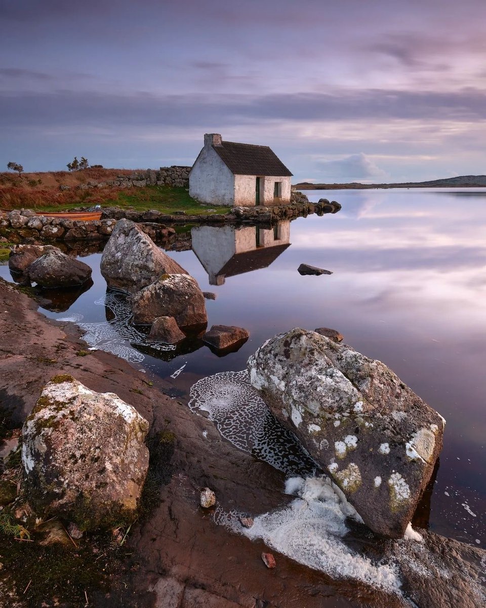 visit_galway's tweet photo. Gone Fishing... ๐ฃ๐ฃ๐
๐ธ IG/ kilanowskiphotography
๐ Screebe Fishing Hut, Connemara
#Fishing #RowBoat #FishingHut #Lake #Picturesque #LoveThis #AmazingPlaces #Screebe #Connemara #Galway #Ireland #VisitGalway https://t.co/73RQqEFbsi