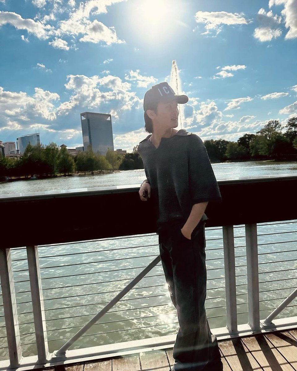 markmin six tweets au : kiss and tell

jaem yg punya kelebihan bisa melihat masa depan setelah berciuman.