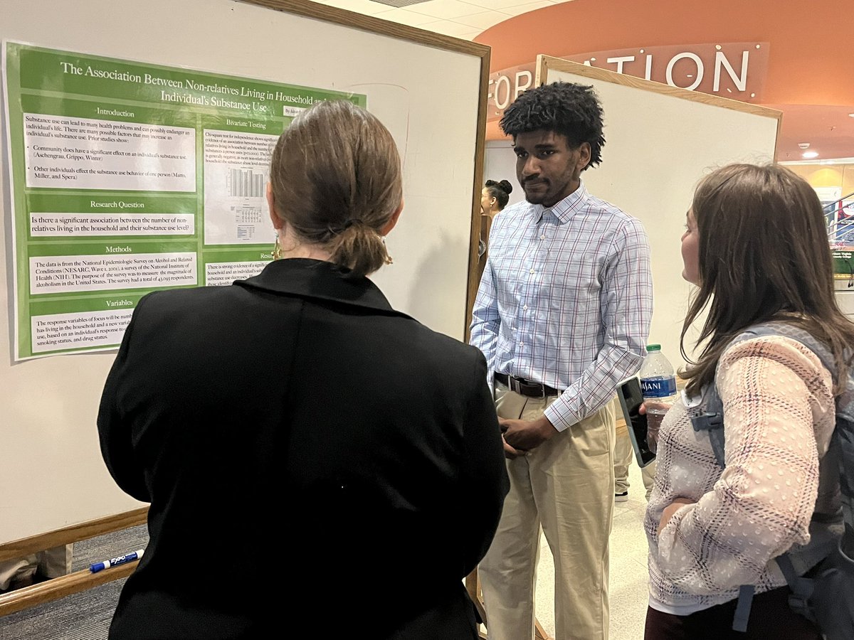 arlingtontechcc's tweet photo. DE Stats at it again! We are at the Virginia Experiential Learning Conference as NOVA students and Arlington Tech students are showcasing their research. @APSMath @APSCareerCenter @APSVirginia https://t.co/wcBT6oSBHZ