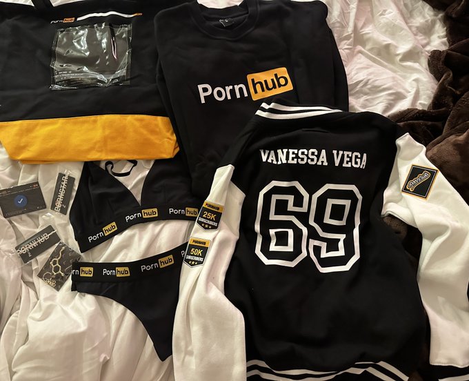 Thank you @Pornhub for my 50k subscriber box! I&rsquo;m going to be so cozy! Lets get me to 100k and maybe<a class="tags" href="/tag/pornhub">@pornhub</a>