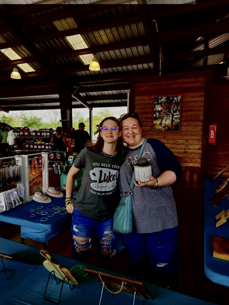 SonShineShells's tweet photo. CJ and Lizzy…thank you SO much for shopping with us this morning at @CoastALFarmMkt ! We appreciate you so much!! ☀️ https://t.co/3k12ZWeCG5