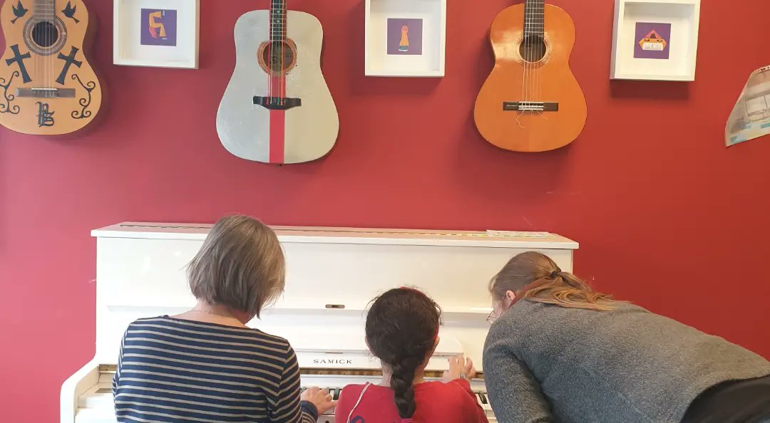 Zou <a href="/College010/">B en W Rotterdam</a> , <a href="/gemeenteraad010/">gemeenteraad van Rotterdam</a> <a href="/NPRZ010/">NPRZ</a> en <a href="/Stadmaken010/">Stadsontwikkeling Rotterdam</a> weten dat ze een kans kunnen creëren voor alle jongeren? Ja, alle jongeren zijn welkom bij WALHALLAb. Actie, dingen doen en maken.

Check #WALHALLAbtalent maar eens. Met spoed zoeken wij ruimte in 010!

#onderwijs 3.0