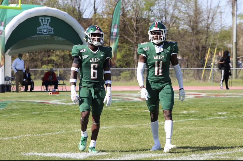After a great conversation with @CoachThompson6 I am truly blessed to receive my 1st D1 offer from Mississippi Valley St. 🔴🟢@CoachMarcusGold @J_Wy21 @CoachJayRose @jerrygardner292 @coachjordan03 @TheGrindHouseST  #VALLEYInMOTION #ElevateVState