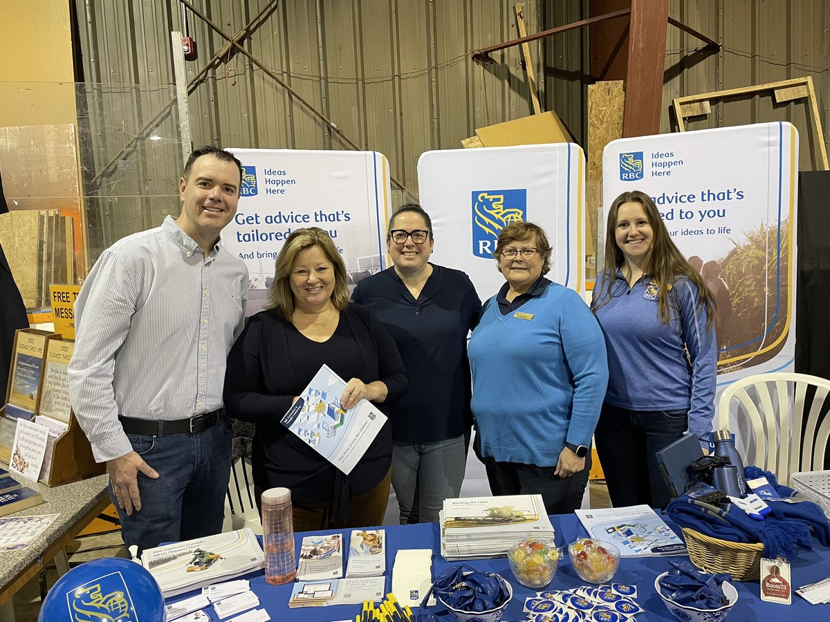LisaThompsonPC's tweet photo. It was great to be back at the @EarltonFarmShow Show to meet with exhibitors & visitors! Appreciated the chance to catch up with @GeorgePirieMPP at the show too! We spoke of how our govt is investing in ON’s ag & food industry in support of farmers across the province! #FarmNorth https://t.co/0OeE6aFvU8