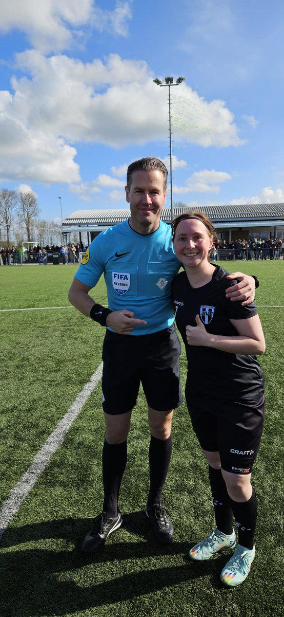 drkeuken's tweet photo. Tessa kon vandaag geen commentaar op de scheids hebben😉 @DannyMakkelie https://t.co/1L0jTIrTFS