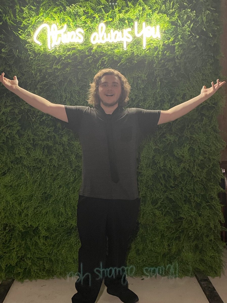 Breadman🍞 on Twitter "how I was dressed before prom and after prom"