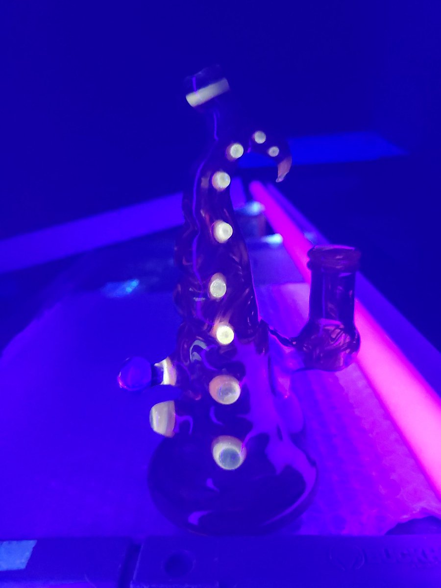 FreewaysGlass's tweet photo. Fully worked rasta linework tentacle available here or my insta @freewaysart #fullyworked #rasta #tentacle #rig #gillperc #lemondrop #ckatsglass #freewaysglassart #linework #opal #tentacleart #glassart https://t.co/yXHs7HQlGR