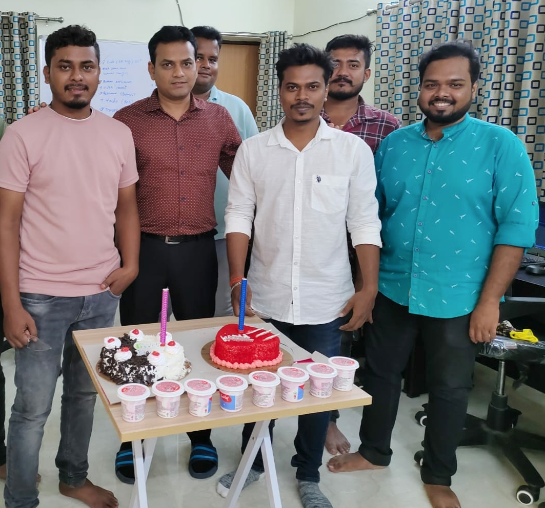 malustechnolab's tweet photo. Join us in wishing our sweet Priyabrata &amp; Jyotiranjan a very happy birthday today!

We appreciate both of your hard work and how passionate you are about your work. Have a very blessed birthday.

#MalusTechnoLab #HappyBirthday https://t.co/Xr4WSLG9yj