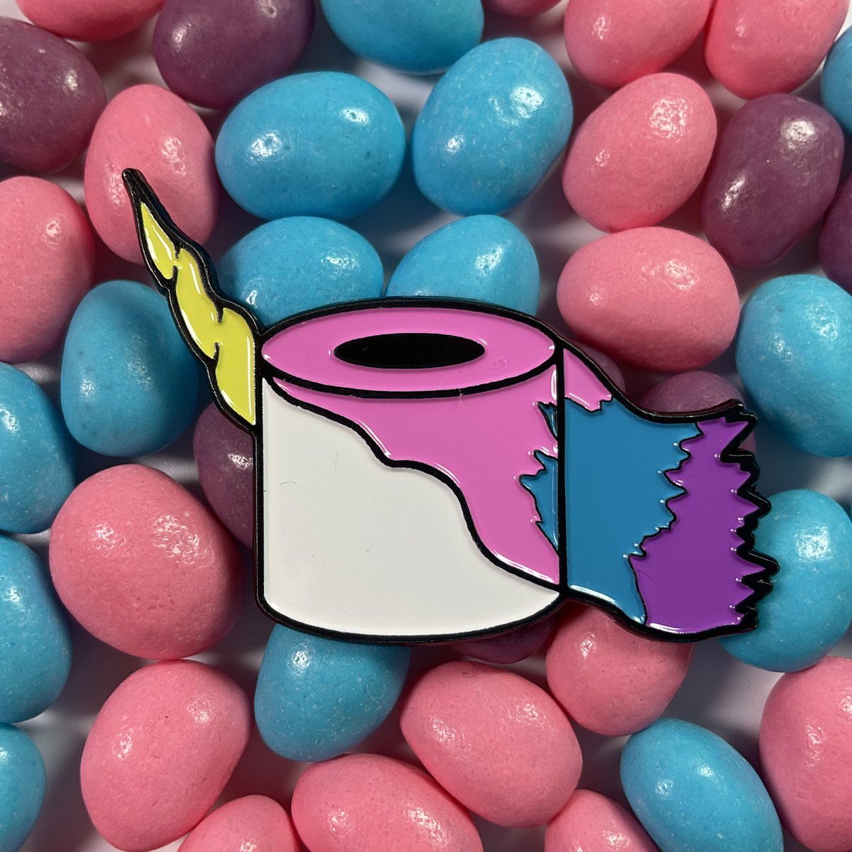 ButtsinSpaceApp's tweet photo. 🦄Toilet Paper Enamel Pin 🦄

https://t.co/BokqUqj6lS https://t.co/K47tcRRORb