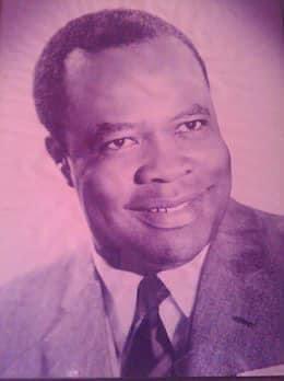 arol_ketch's tweet photo. Thread - L’enterrement du Terrible Jean Fochivé

Il y a 26 ans mourait Fochivé, chef de la police politique de  Ahidjo et de Biya. Fochivé ! 
Seule la prononciation de ce nom faisait perdre le sommeil à plus d’un. 
C’est le policier le plus craint de l’Histoire du Cameroun. https://t.co/bDxF8tXpT0