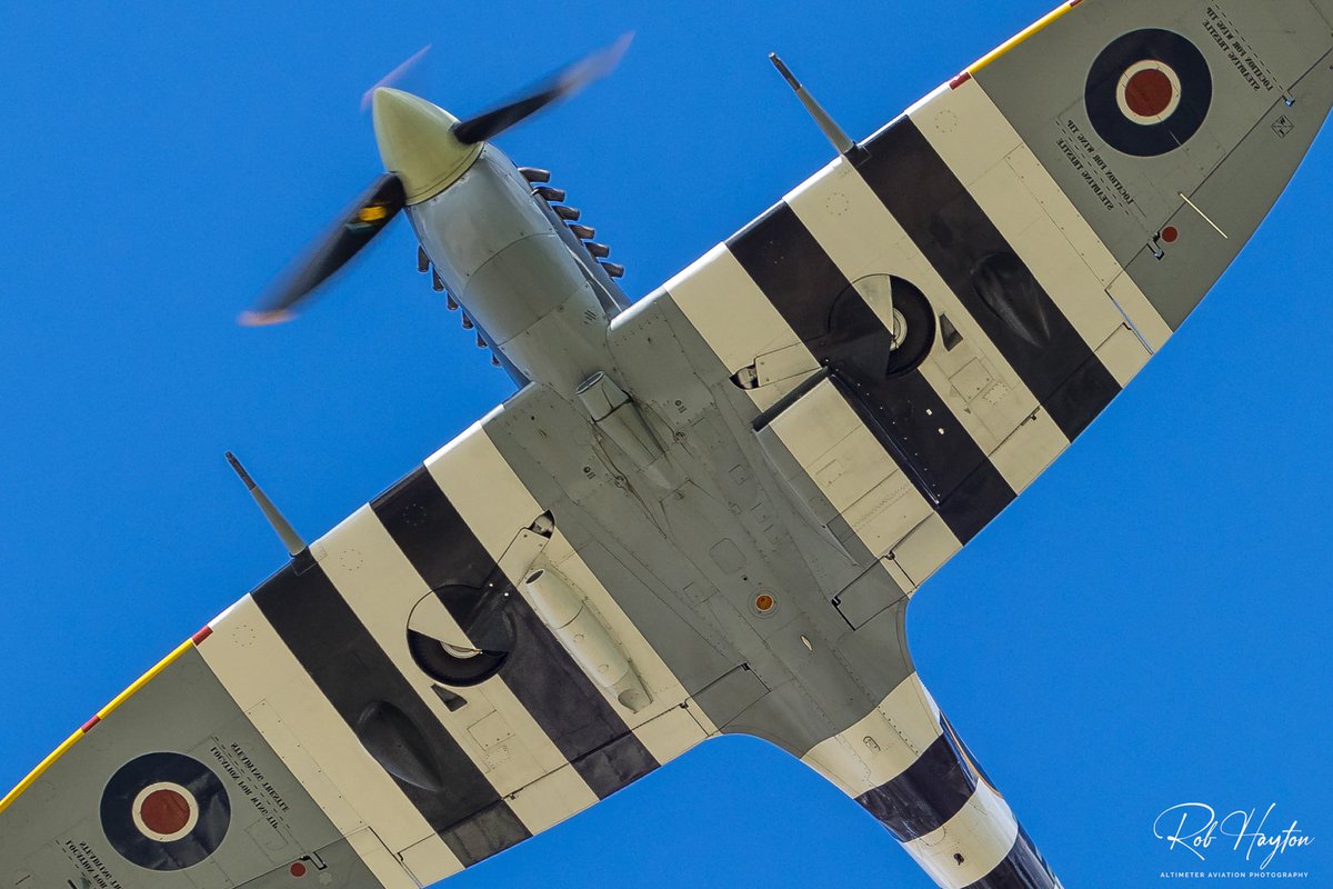 ShutterbugWGC's tweet photo. “Pilot Week”
The BBMF’s Andy Preece, seen at RAF Coningsby on Member’s Day 2022 with their Mk. Vb Spitfire AB910 (top) and at Headcorn in 2021 (bottom)…@RAFBBMF #pilot #bbmfpilot #pilotweek #warbirdpilot #pilotpics #pilotphoto #aviationpics #airshows #avgeek #spitfire https://t.co/1S3SxAcMY4