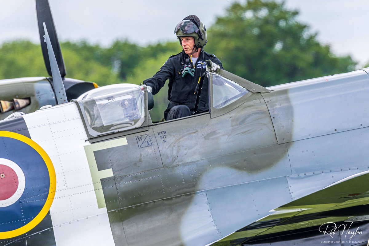 ShutterbugWGC's tweet photo. “Pilot Week”
The BBMF’s Andy Preece, seen at RAF Coningsby on Member’s Day 2022 with their Mk. Vb Spitfire AB910 (top) and at Headcorn in 2021 (bottom)…@RAFBBMF #pilot #bbmfpilot #pilotweek #warbirdpilot #pilotpics #pilotphoto #aviationpics #airshows #avgeek #spitfire https://t.co/1S3SxAcMY4