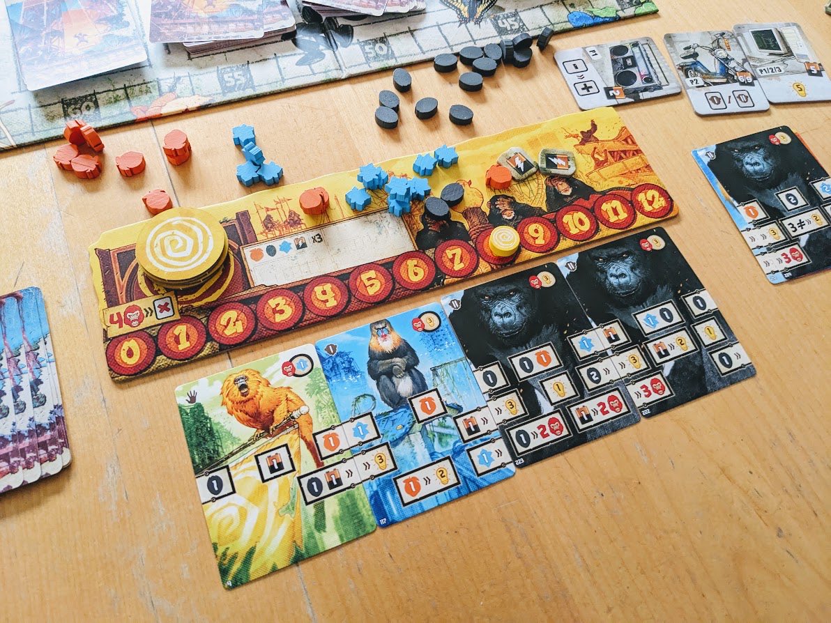 After us - ein rundes, seichtes Ding, das sehr gut aussieht - und zack ist es vorbei! <a href="/CatchUpGames/">Catch Up</a> #boardgames