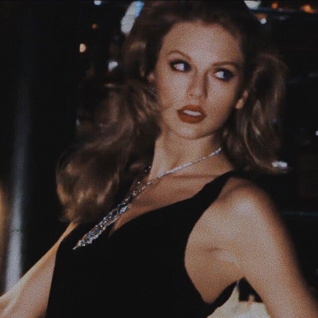 midrfolkc's tweet image. Pequenos detalhes das músicas da Taylor q me fazem sorrir genuinamente

-A Thread;