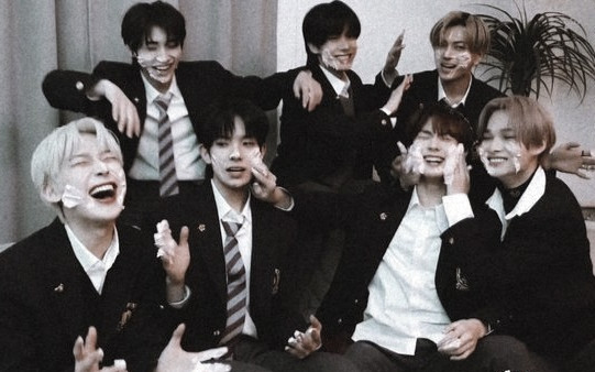 orphicpen's tweet image. #shopeeau series.
— wherein hishi (hsn), jico (wnk), sylren (jkhn) and jeremy's (pjs) universe exists.