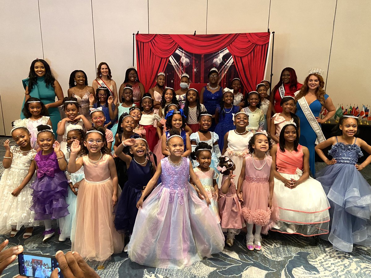 CoressaW's tweet photo. My favorite thing about Spring is running Princess For a Day empowerment program in the different states. Reminding girls his beautiful they are. @JHudShow @IAMJHUD @jenniferhudson #IMWITHJHUD https://t.co/Jl64GRuMmc