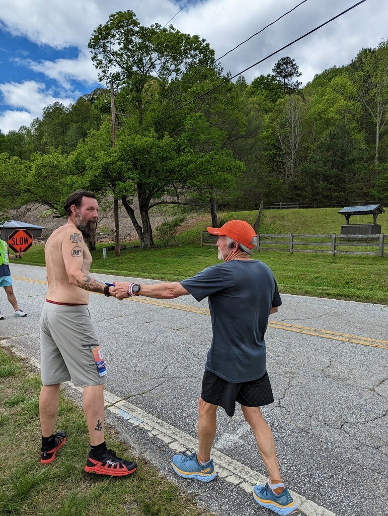 RobbieTempleton's tweet photo. 8 down ….(4) to go ……God blessed us with a beautiful day to run….the boys are tired but good 👍🏻 #ville2ville #oldenoughtoknowbetter https://t.co/KCb9RofIYi