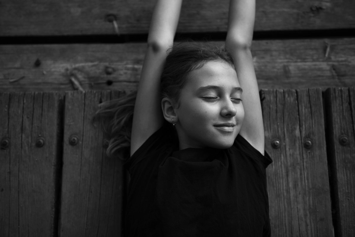 missthike's tweet photo. It is best to take pictures with natural light 🖤🤍 #portrait #portraiture #portraitpage #portraitoftheday #portraitphotography #portraitphoto #portraitperfection#portraitphotography #beautiful #bnw #bnwphoto #bnwportrait #bnwphotography #blackandwhitephoto #bw #bw_crew #bw_lover https://t.co/qvooCsCT9b