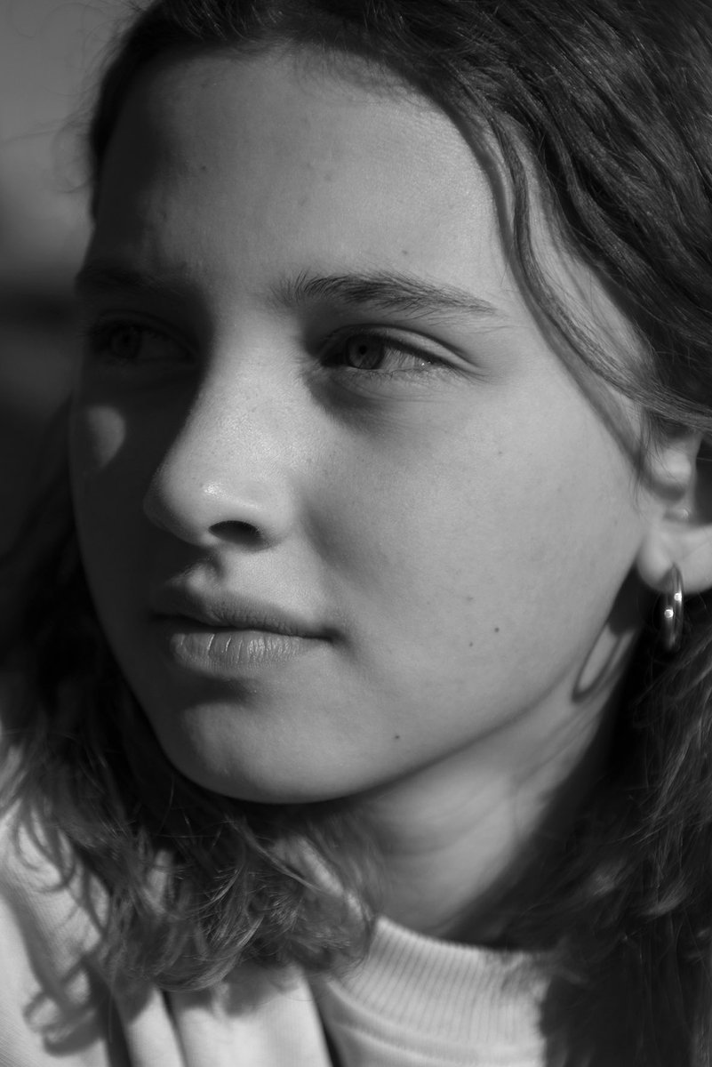 missthike's tweet photo. It is best to take pictures with natural light 🖤🤍 #portrait #portraiture #portraitpage #portraitoftheday #portraitphotography #portraitphoto #portraitperfection#portraitphotography #beautiful #bnw #bnwphoto #bnwportrait #bnwphotography #blackandwhitephoto #bw #bw_crew #bw_lover https://t.co/qvooCsCT9b