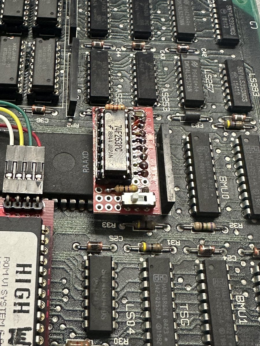infinity5750's tweet photo. The Fat Mac Switcher, second test is done. I'm a rather cautious person😂, so I do a lot of universal PCB testing. Check the position of the switch, the position of the connector, seems OK
#SatanicMacClub #KerosMacMods #Macintosh #FatMac https://t.co/G6xr1RMySv