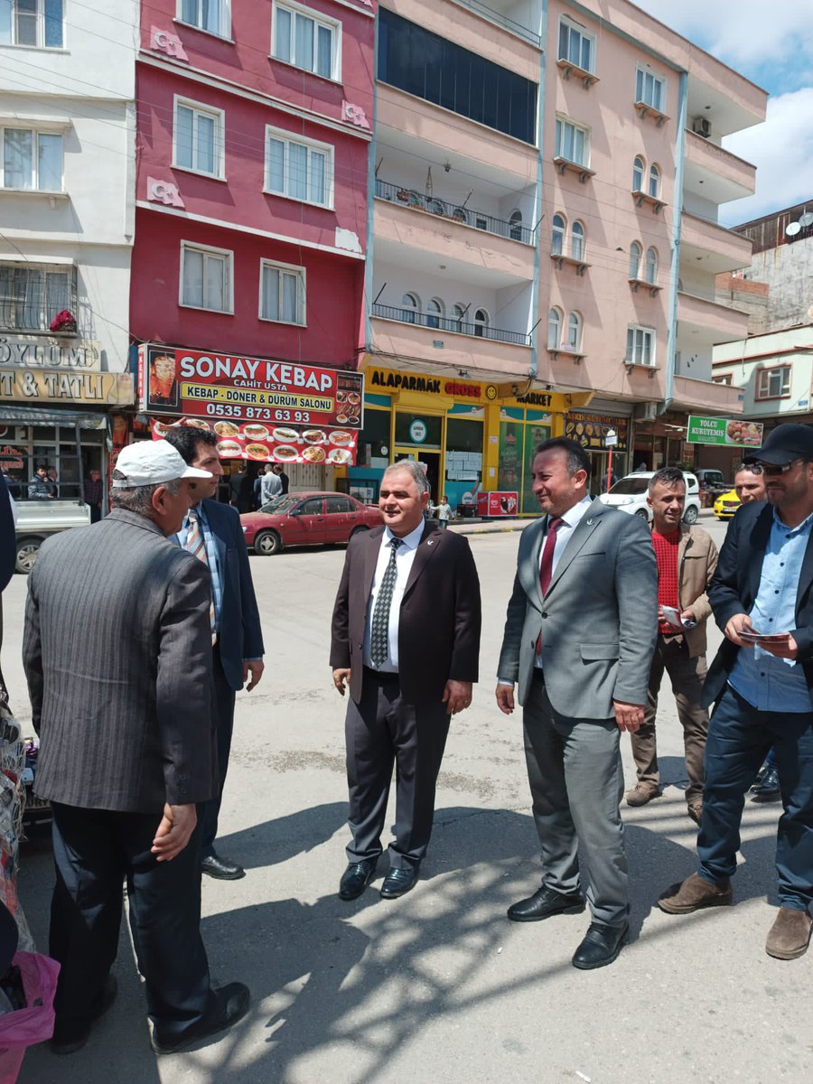Şehitkamil İlçesi Milletvekili adayı Sayın Av. Mehmet Akgül ve Şehitkamil İlçe teşkilatı Başkanlarımız Şehitkamil bölgesinde Esnaf ziyaretilerini gerçekleştirdik <a href="/erbakanfatih/">Dr. Fatih Erbakan</a> @selami_demirkol27 <a href="/mehmetasila/">Muhammed Erdoğan</a> @unsalduranyilmaz <a href="/rprefahtanitim/">Adem Özel</a> @rprefahsehitkamil <a href="/altingoz_mehmet/">Mehmet ALTINGÖZ</a>