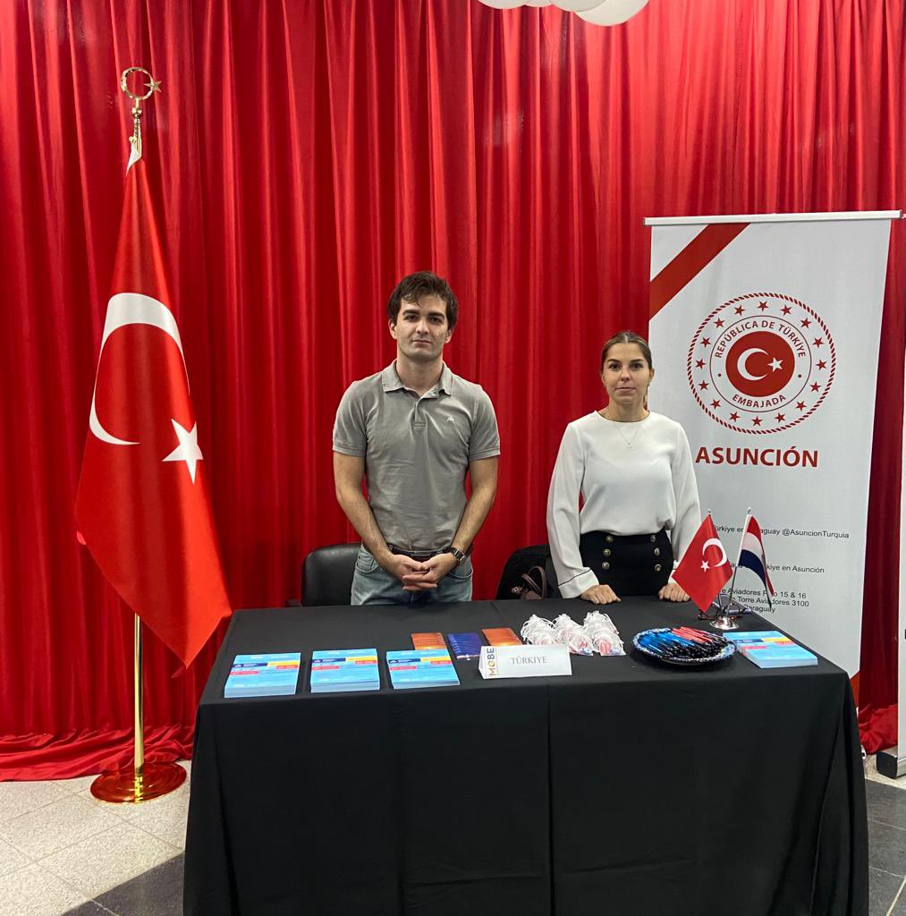 TC_AsuncionBE's tweet photo. Ulusal Asuncion Üniversitesi’nde düzenlenen MOBE Eğitim Fuarı’na katılarak Türkiye Bursları ile ülkemizdeki yüksek öğrenim imkanları hakkında bilgi verdik. @yurtdisiturkler @TurkiyeBurslari @una_py https://t.co/kZyGwXq3Qy