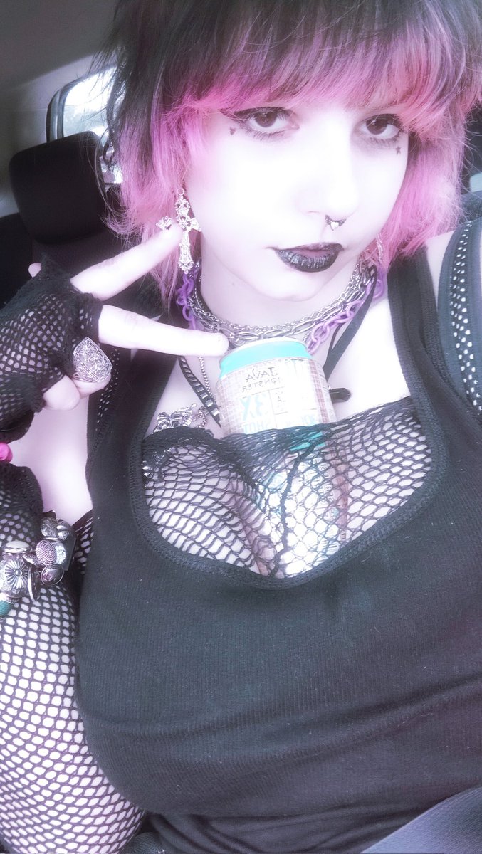 FloofN3ss on Twitter: "RT @scruppy97: Pov u get ur license renewed and