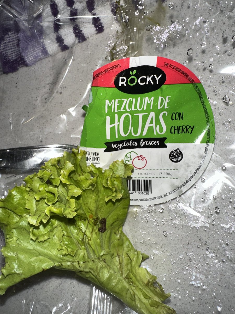 Gabylls's tweet photo. @carrefourarg compré esto en la sucursal de Billinghurst y arenales en el día de ayer. Algo que decir? Aguardo respuesta. 🤢 https://t.co/e7w9r0uh5r