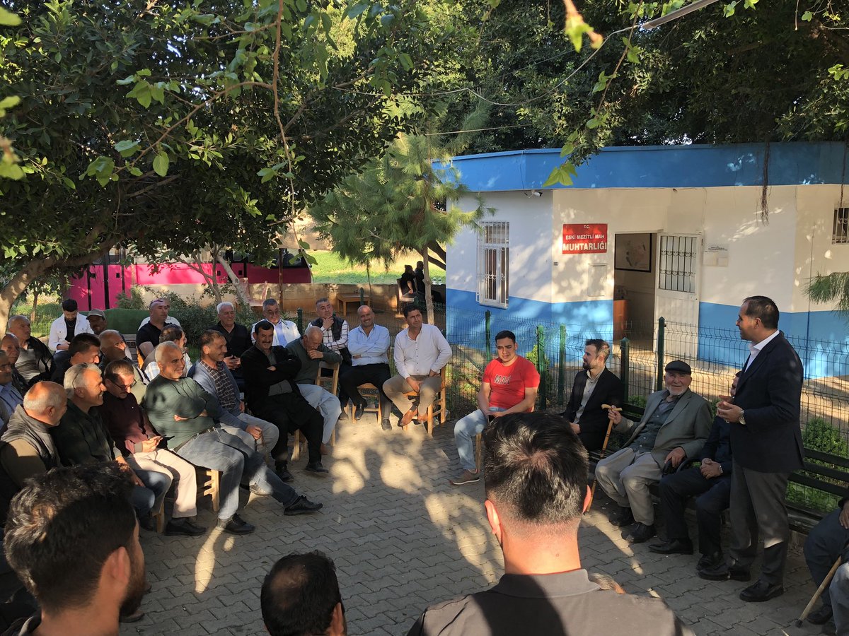 Mezitli_AkParti's tweet photo. Eski Mezitli Mahallemizde Mersin Milletvekili adayımız @ALKIRATLI ve Teşkilat mensuplarımızla Kıraathane ziyareti gerçekleştirdik; Hemşerilerimizle hasbihâl edip öneri ve isteklerini dinledik.🇹🇷 https://t.co/VPan4or7aB