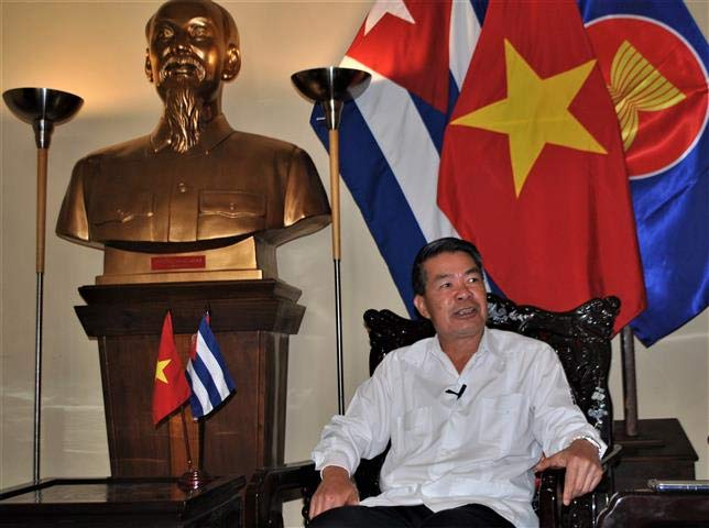 yusepp8's tweet photo. @Conavil_ECM #Cuba y Vietnam tienen hoy un enorme potencial para fortalecer y ampliar su colaboración económica, el comercio y la inversión en diversos campos, aseguró Le Thanh Tung, embajador del país asiático en la isla. #LatirAvileño https://t.co/7SowgVZU7u