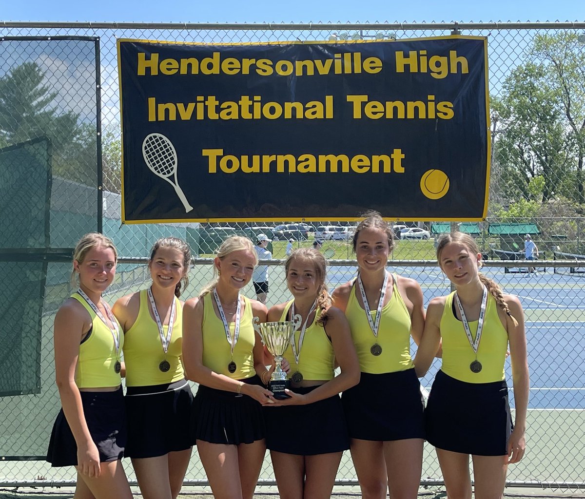 HHSTennis tweet media