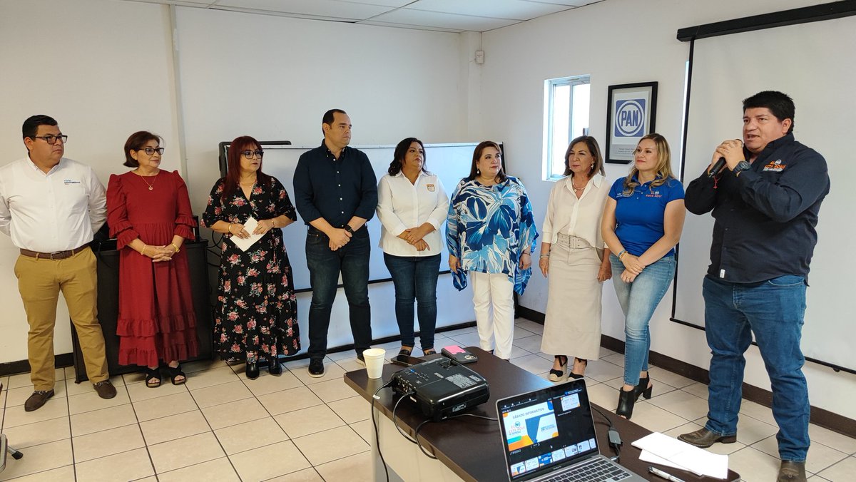 PAN_Hmo's tweet photo. Las y los regidores del PAN fueron los invitados este sábado en nuestra #ReuniónInformativa, donde hablaron del trabajo que realiza el @HermosilloGob que encabeza el Alcalde @tonoastiazaran para transformar Hermosillo y llevar mayores beneficios a las familias #ElPANGobiernaMejor https://t.co/WEov7jpcE0