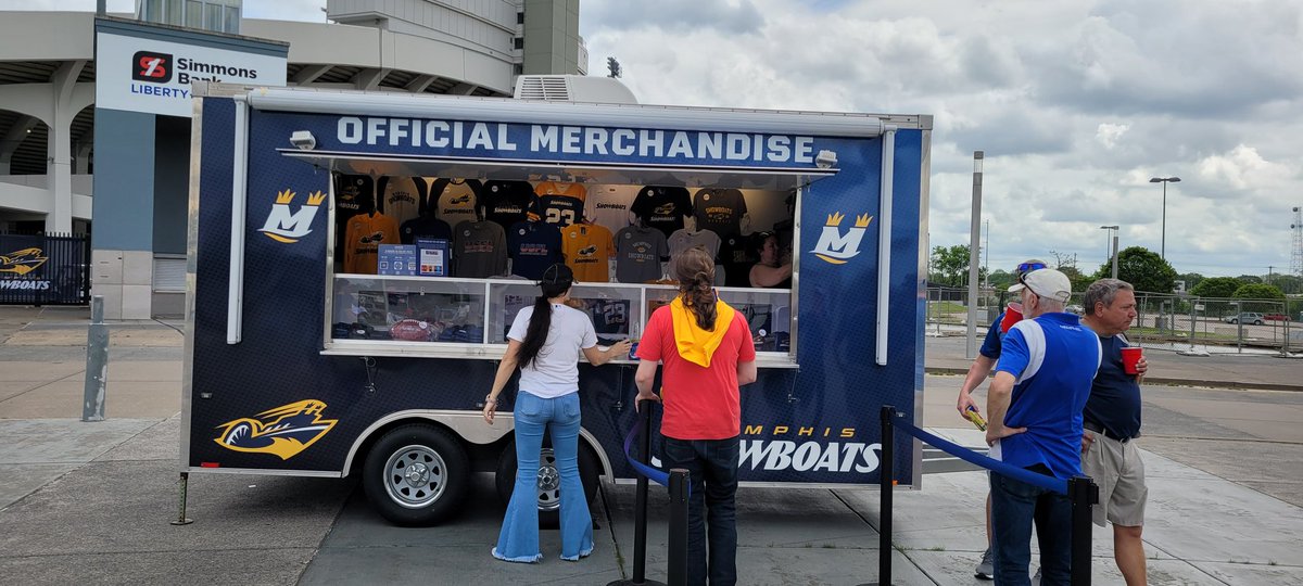 AceUFM's tweet photo. Official @USFLShowboats merch being sold outside of the stadium! #USFL #USFLKickoff #Showboats https://t.co/3ALsK38foj