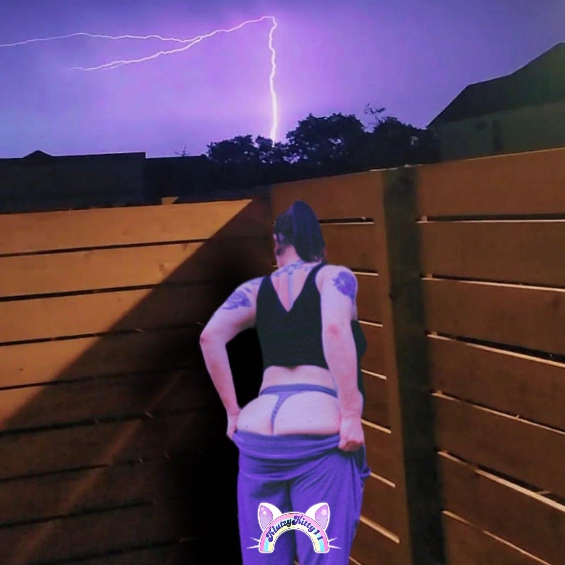 klutzykitty11's tweet photo. When you touch me, it's like electricity ⛈️  #hello  #sellingcontent #follow #nsfw #onlyfans #wanderlust #gaming #anime #lightening #KlutzyKitty11 #squeeze #fashion #smile #love #explore #linkinbio #storm #photography #happy #amateur #of #glasses #curvy #specsappeal #pansexual https://t.co/sEeAQbBSc0