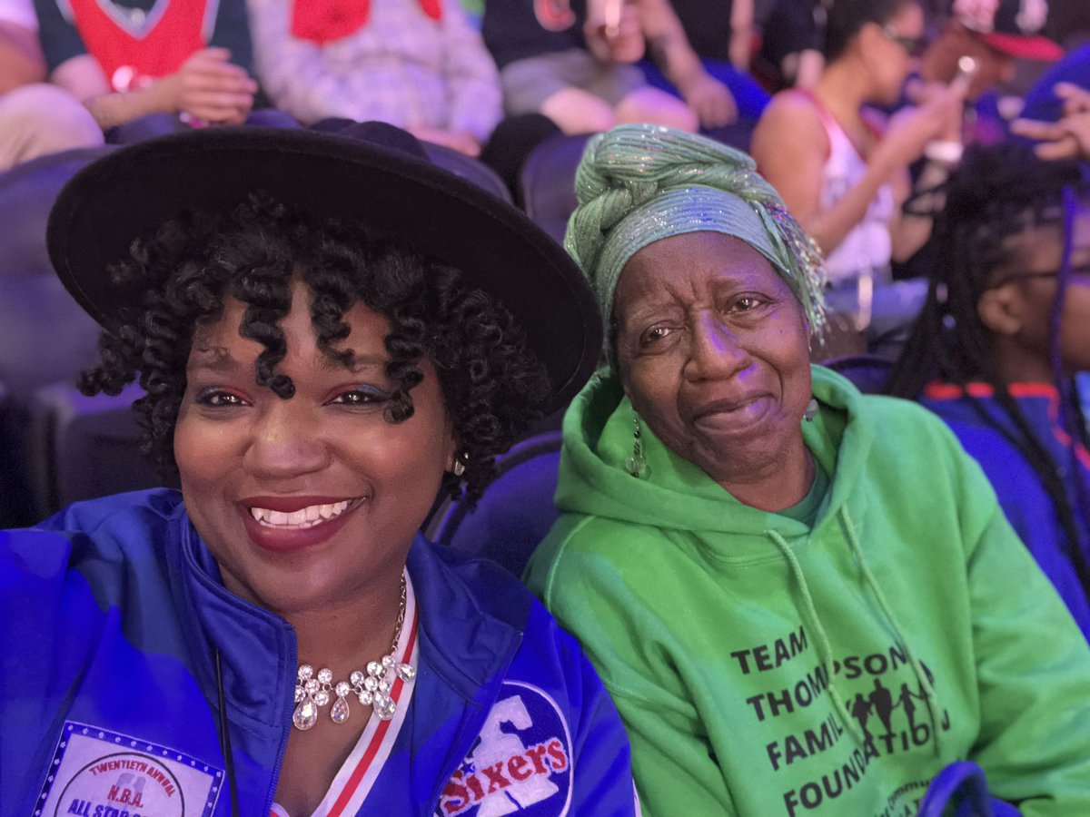 singleton127's tweet photo. #sixerslive @sixers @ibx Momma and me!!! https://t.co/kfJaNydlGt