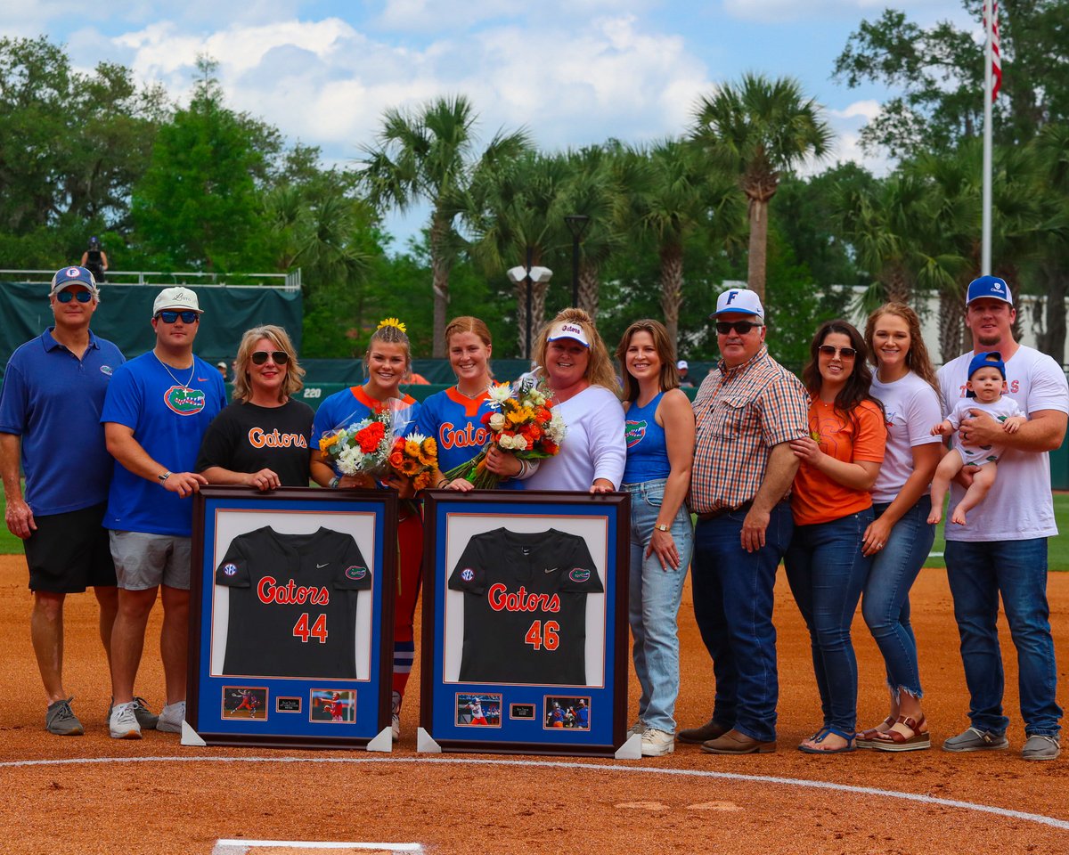Celebrating Bryn and Rylee today 🐊

#GoGators | #SeniorDay