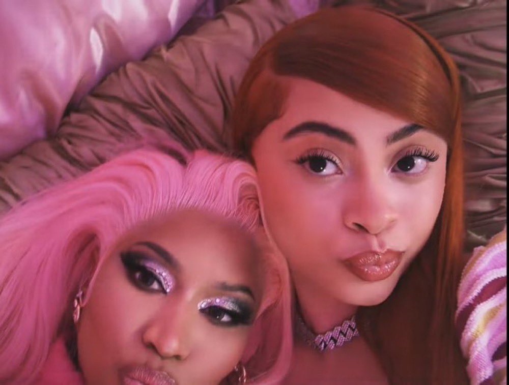 Let’s not talk about smart career moves your fave is letting her career to go waste and refuses to drop a second album, Stay mad nigga, anyways stream #PrincessDiana 🦄