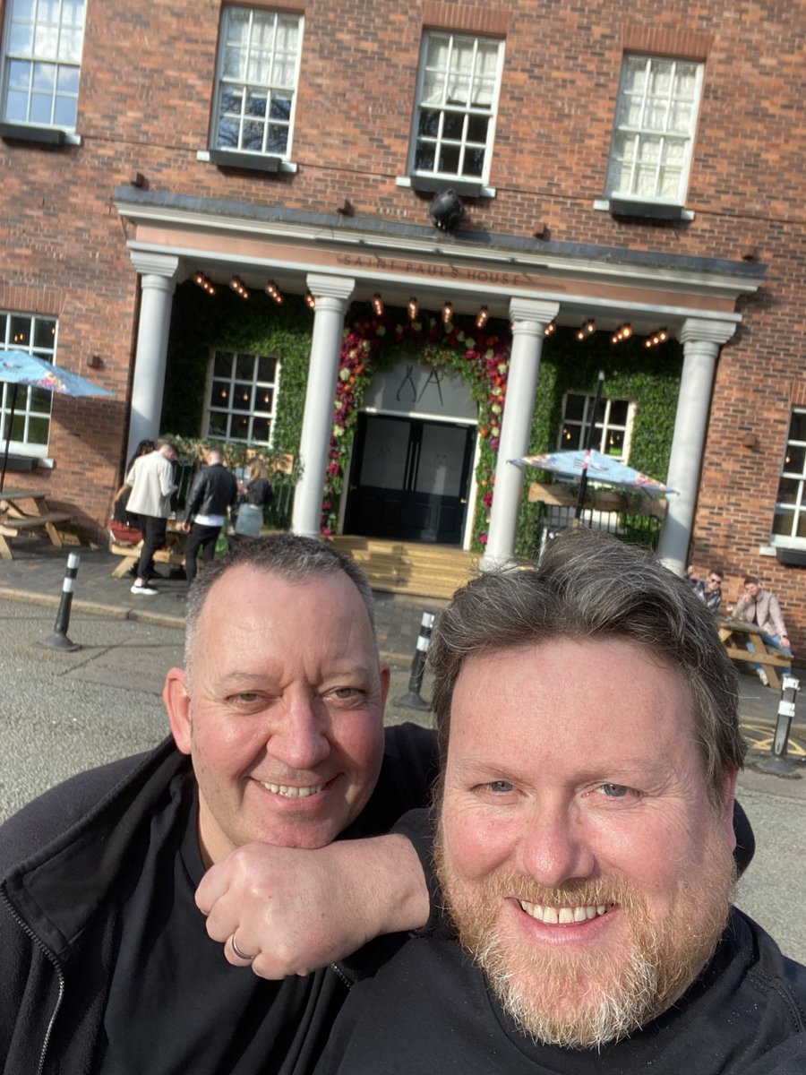 Marathonswift's tweet photo. Well after that sensational football game earlier no better time to get back to to the #JQBeerWeekend 
Four pubs done so far to celebrate that 3-0 win. What a Saturday I’m having https://t.co/MNo5j9nqE1